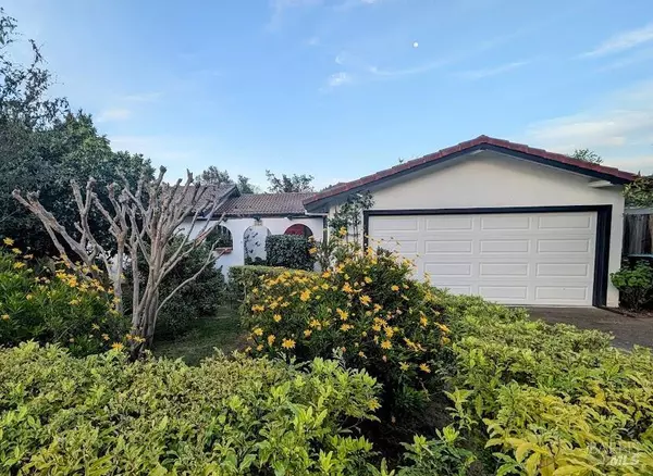 824 University ST, Healdsburg, CA 95448