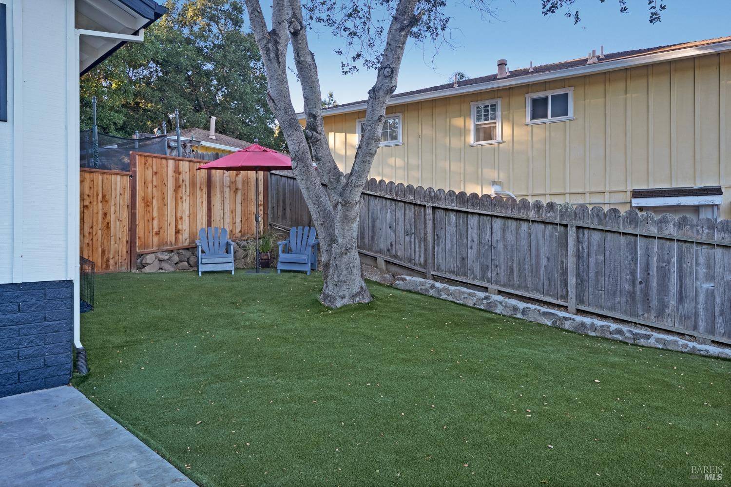 Petaluma, CA 94952,537 Amber WAY