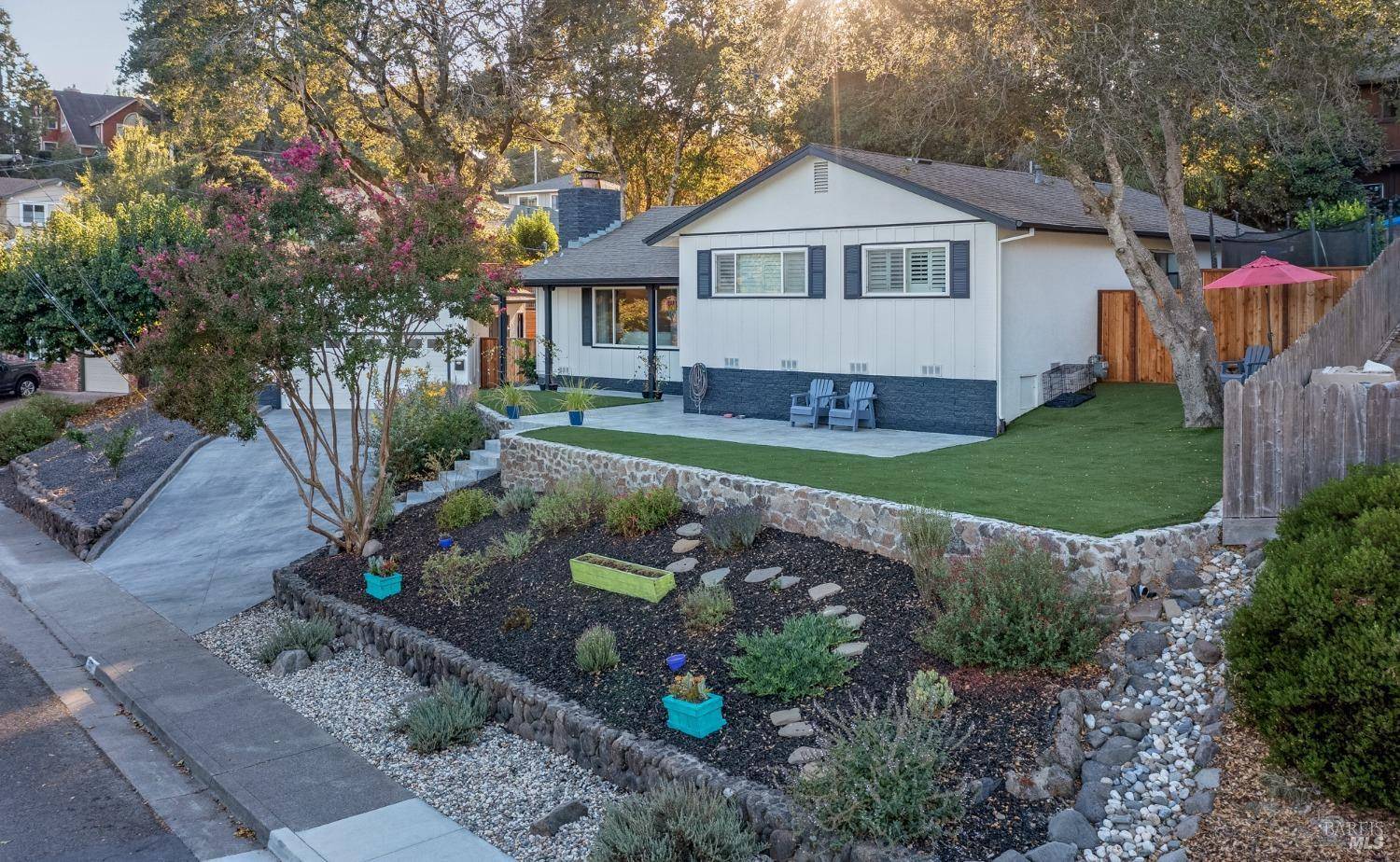 Petaluma, CA 94952,537 Amber WAY