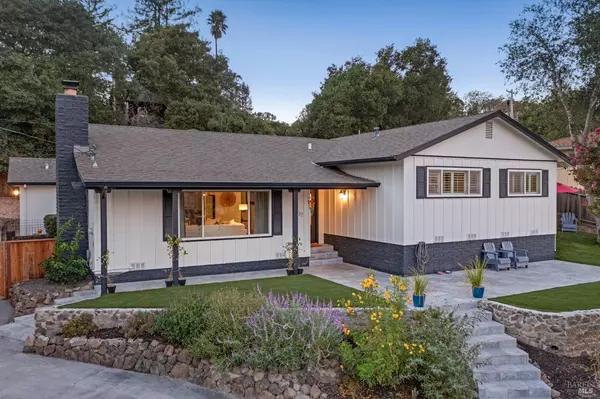 537 Amber WAY, Petaluma, CA 94952