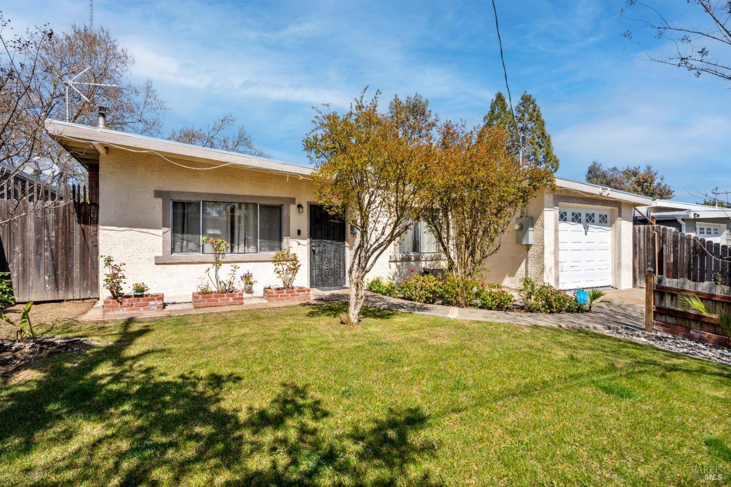 324 Empire DR, Ukiah, CA 95482