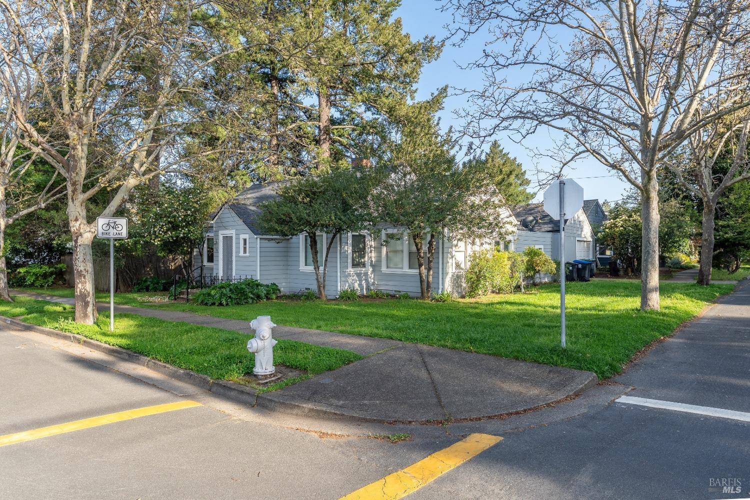 Ukiah, CA 95482,735 Grove AVE