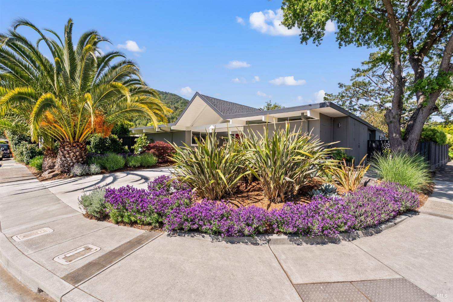 San Rafael, CA 94903,2 Mount Rainier DR