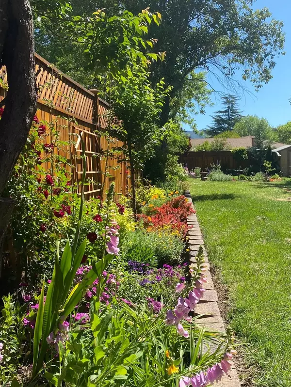 Ukiah, CA 95482,113 Leslie ST