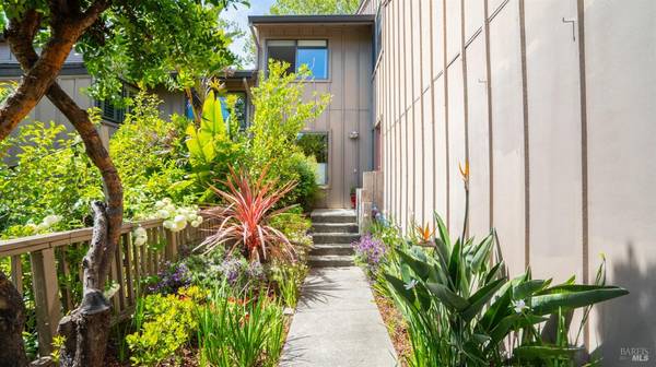 5 Charmaine CT, Novato, CA 94949