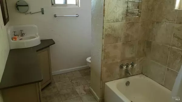 Laytonville, CA 95454,Address not disclosed