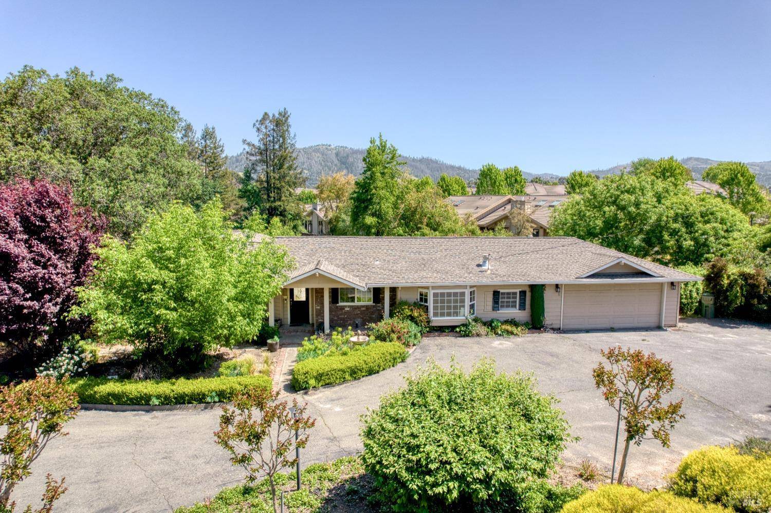 5423 Montgomery DR, Santa Rosa, CA 95409