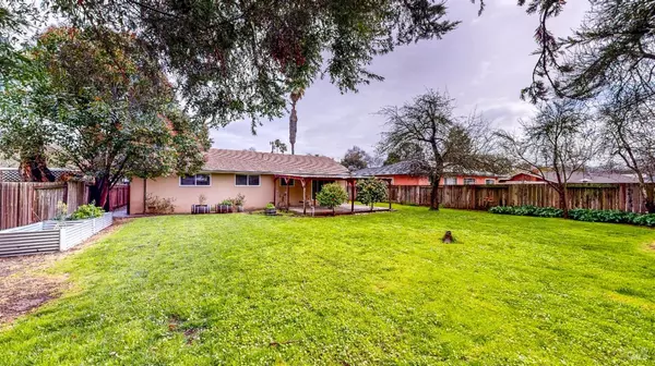 2231 Rivera DR, Santa Rosa, CA 95409