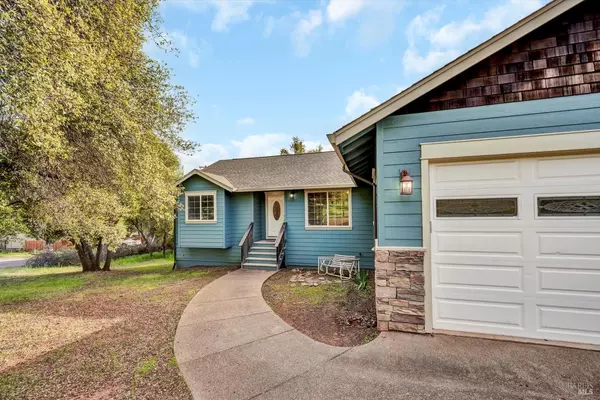 16605 Pinecrest CT, Hidden Valley Lake, CA 95467