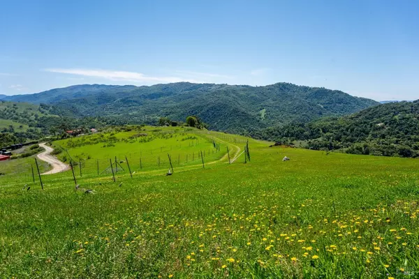 Redwood Valley, CA 95470,9480 Black Bart TRL