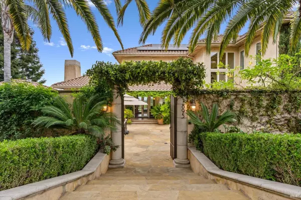895 Valley View DR, Healdsburg, CA 95448