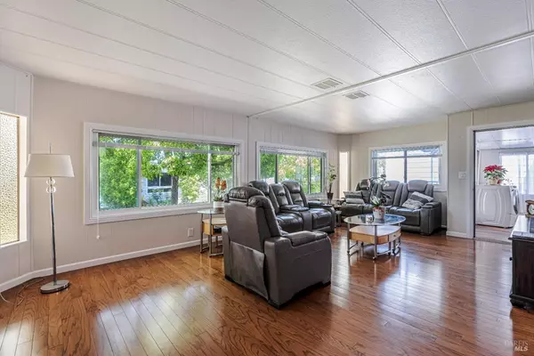 Novato, CA 94949,815 Las Palmas AVE