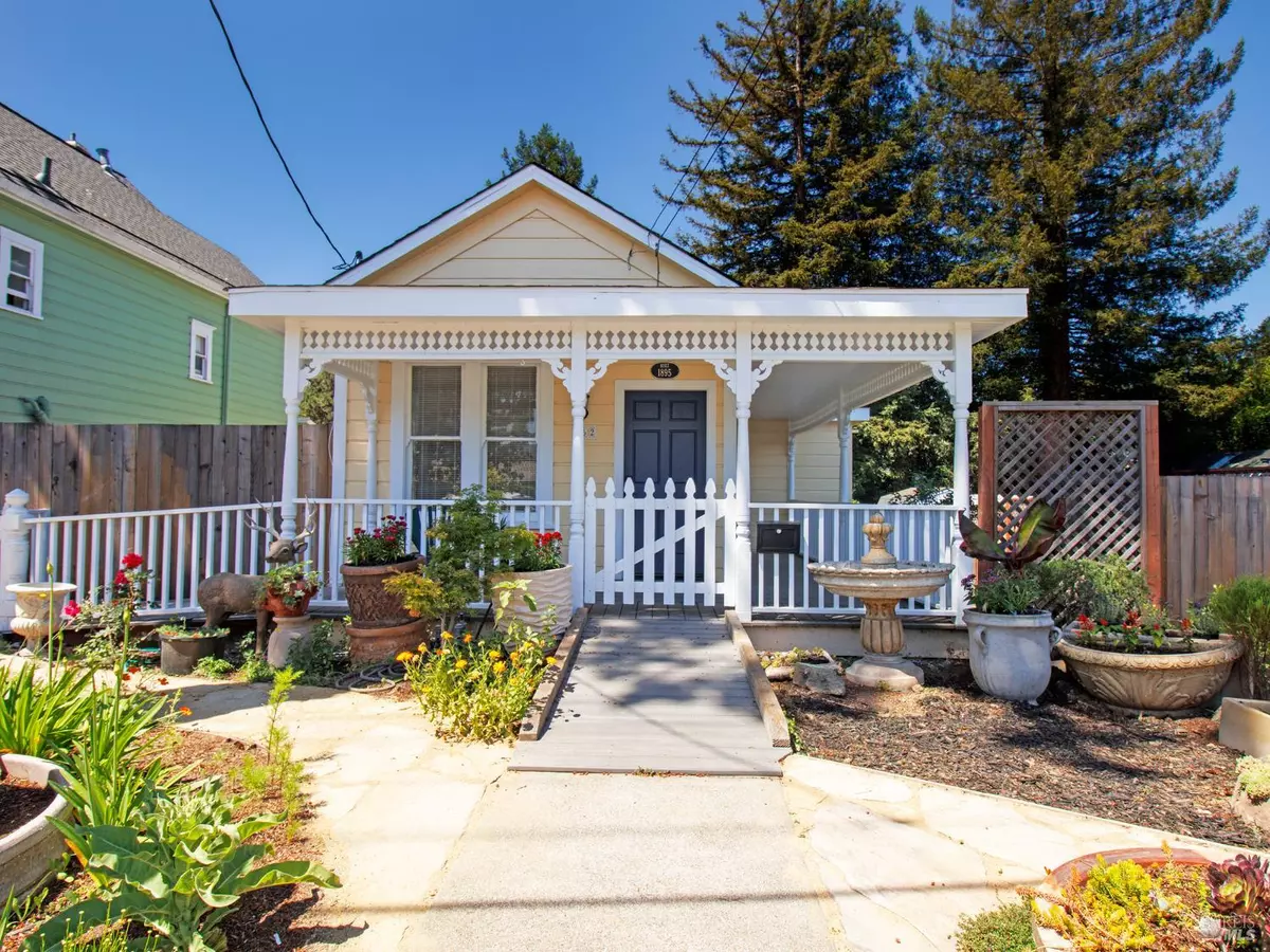 Sebastopol, CA 95472,562 Petaluma AVE