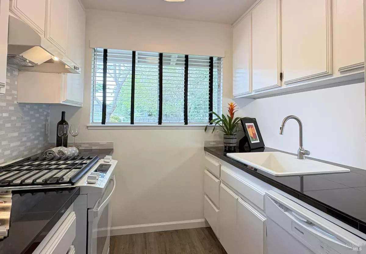 Napa, CA 94559,48 Belvedere CT