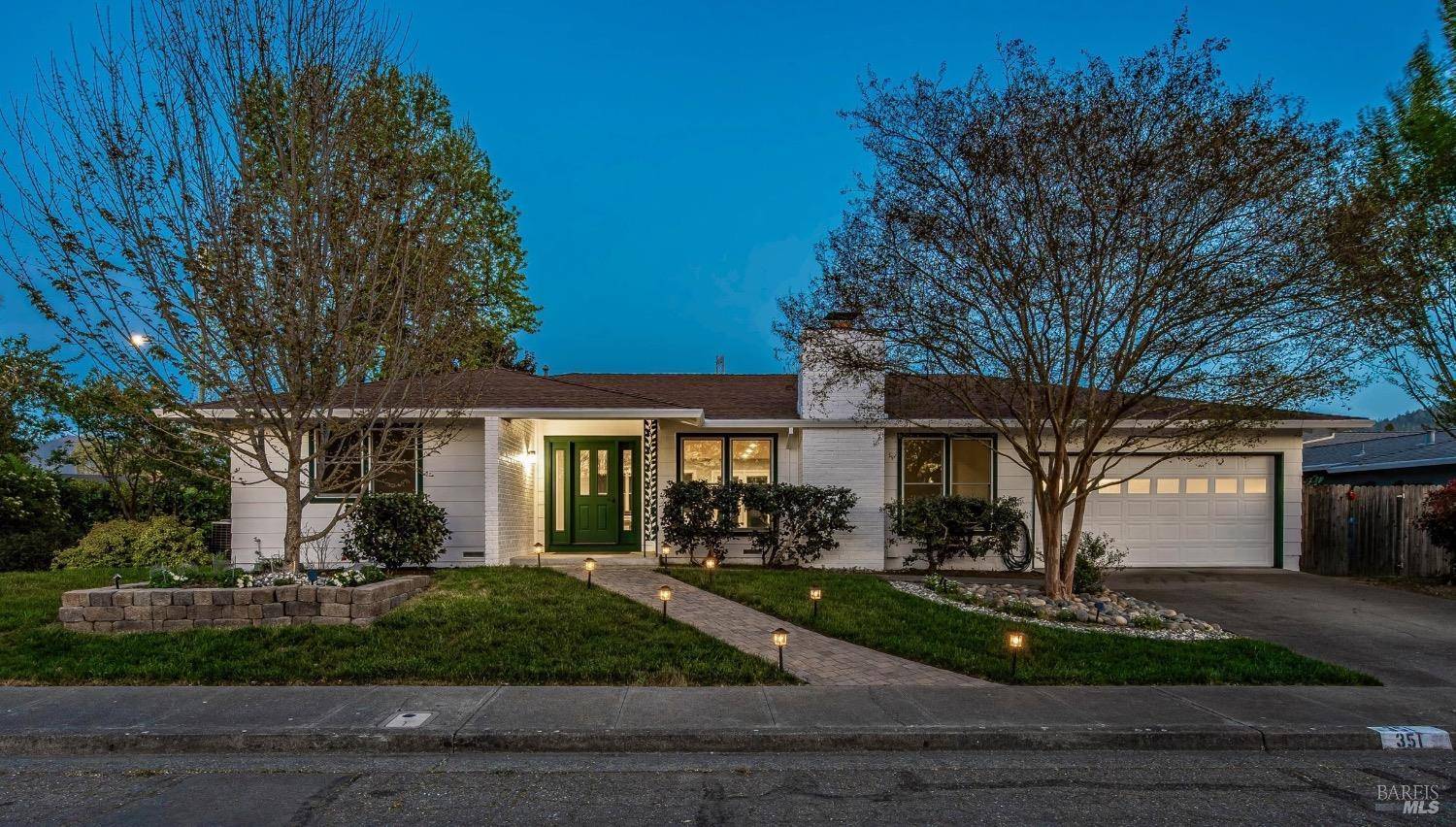 351 Mockingbird CIR, Santa Rosa, CA 95409