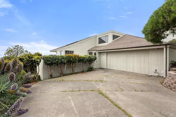 Bodega Bay, CA 94923,120 Cypress LOOP