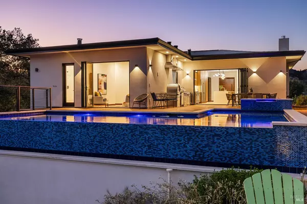 5044 Linda LN, Santa Rosa, CA 95404