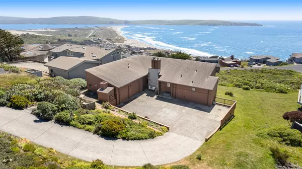 21 Maui LN, Dillon Beach, CA 94929