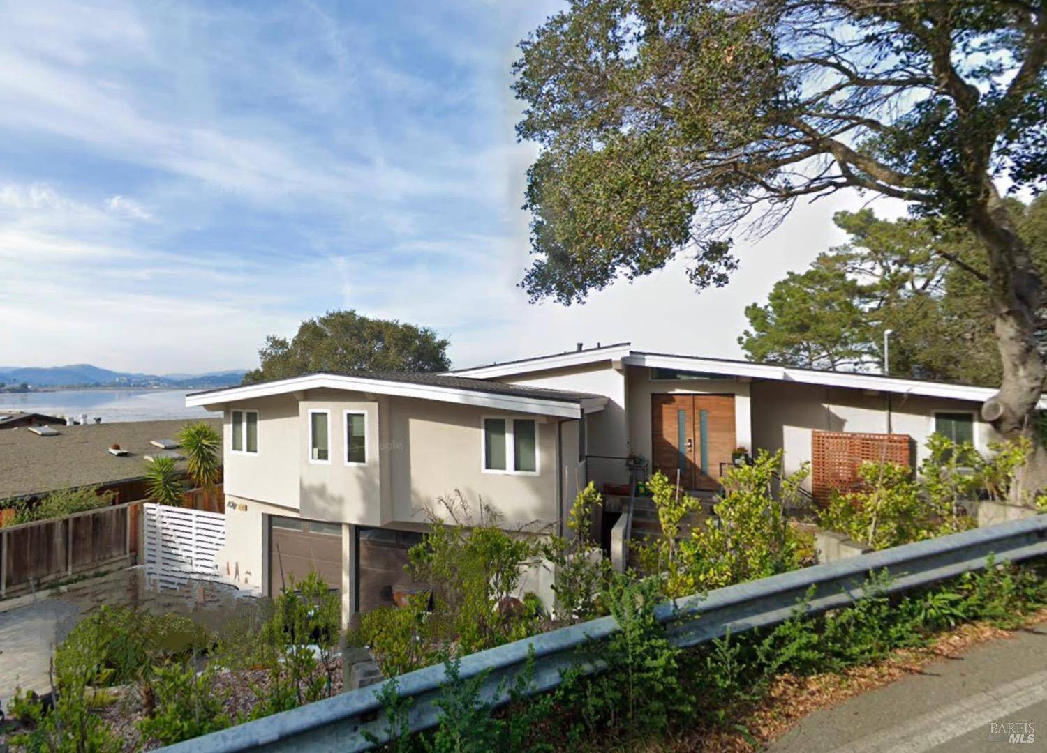 Corte Madera, CA 94925,5148 E Paradise DR E