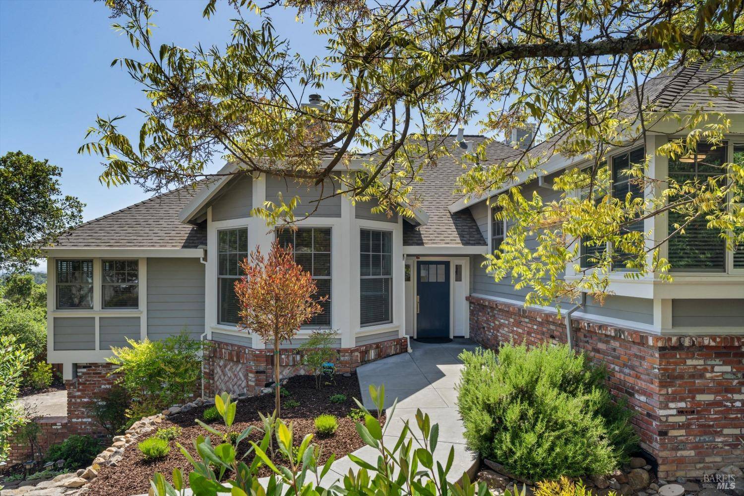 3250 Cobblestone DR, Santa Rosa, CA 95404