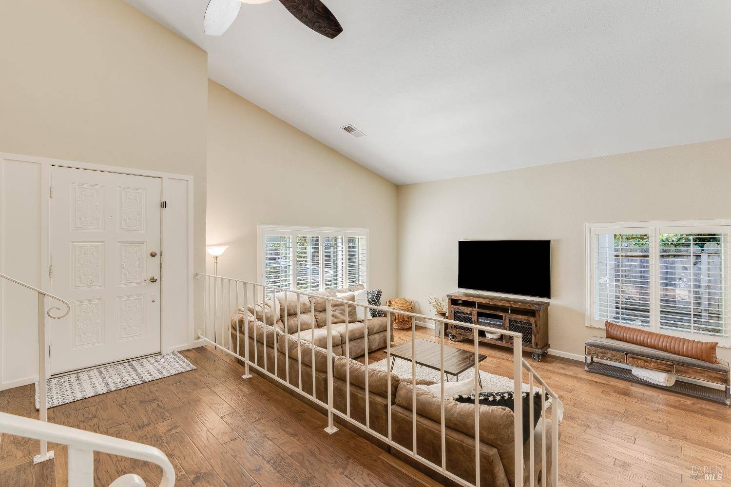 Benicia, CA 94510,933 Rose DR