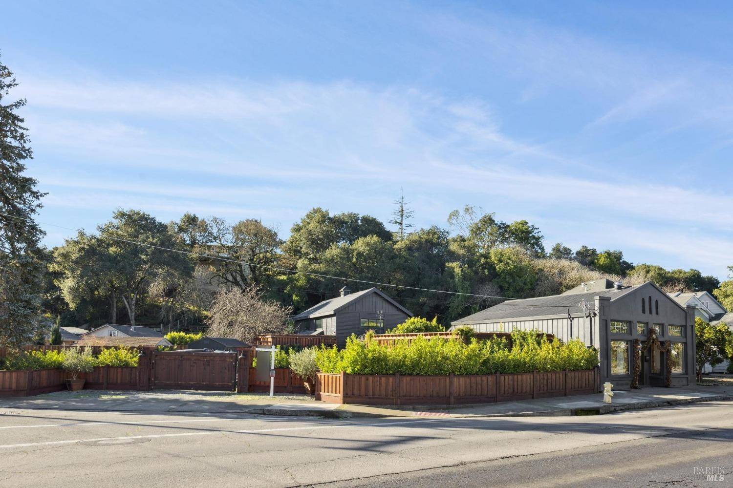 307 Bodega AVE, Petaluma, CA 94952