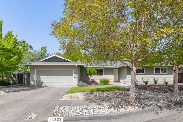 2323 Warwick DR, Santa Rosa, CA 95405