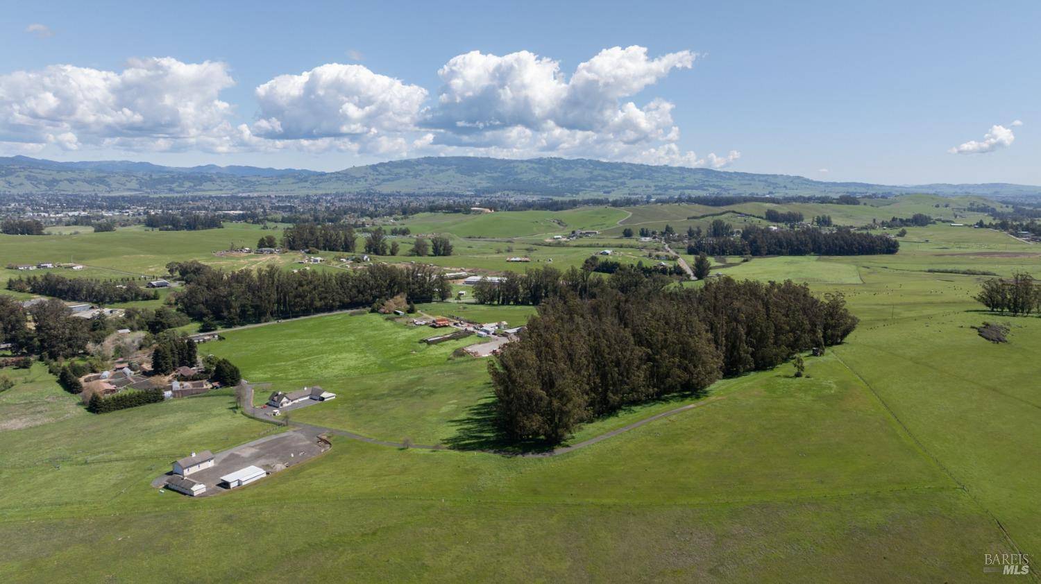 Petaluma, CA 94952,3785 Roblar RD