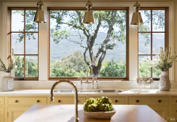 Glen Ellen, CA 95442,15244 Arnold DR