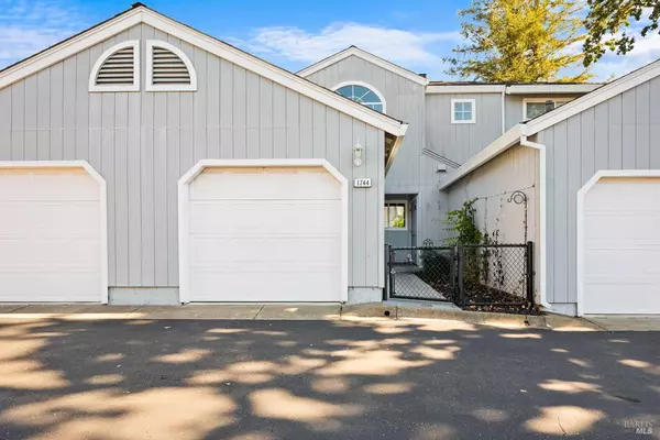 1744 Marlow RD, Santa Rosa, CA 95401