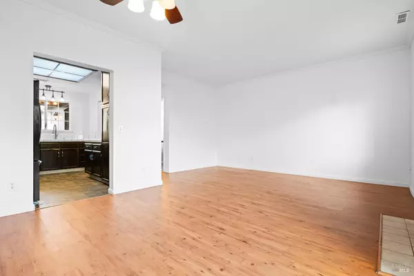 Santa Rosa, CA 95401,1744 Marlow RD