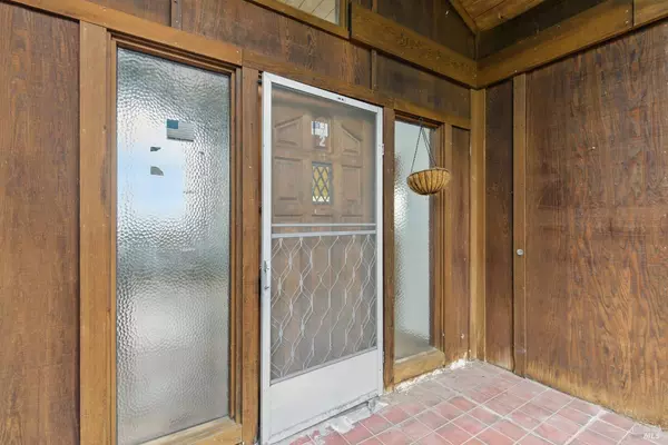 San Rafael, CA 94903,2 Bayhills DR