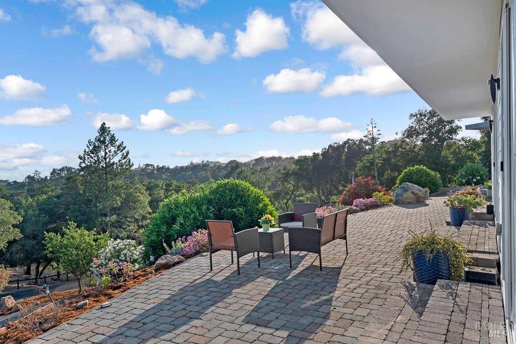 Santa Rosa, CA 95404,5560 Crystal DR