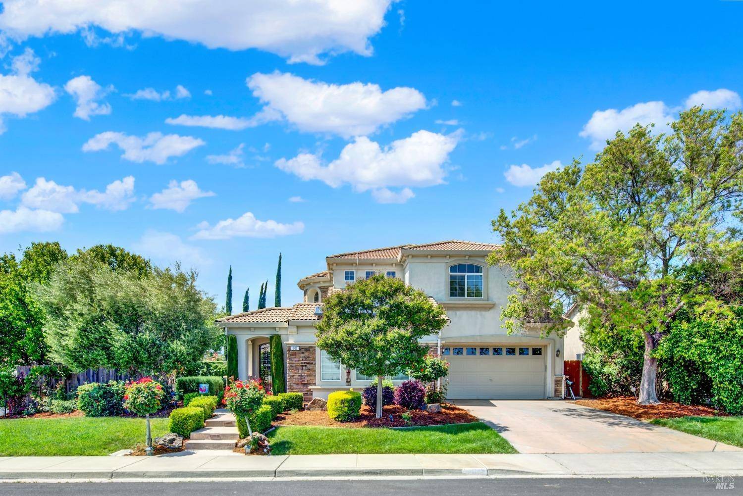 900 Shelter Cove CT, Vacaville, CA 95688