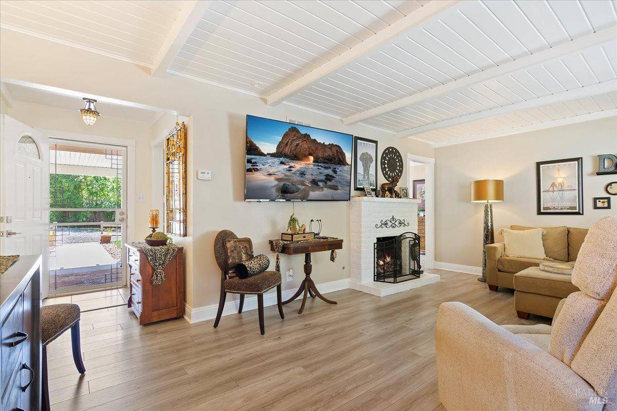 Vallejo, CA 94590,244 Skibbereen LN