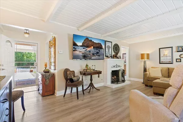 Vallejo, CA 94590,244 Skibbereen LN