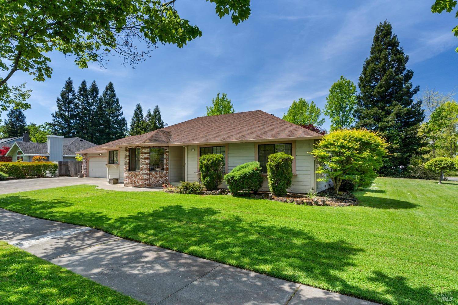 Santa Rosa, CA 95401,379 Countryside DR