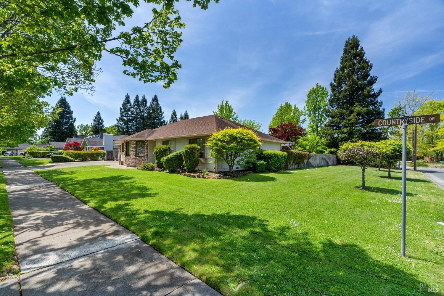 Santa Rosa, CA 95401,379 Countryside DR