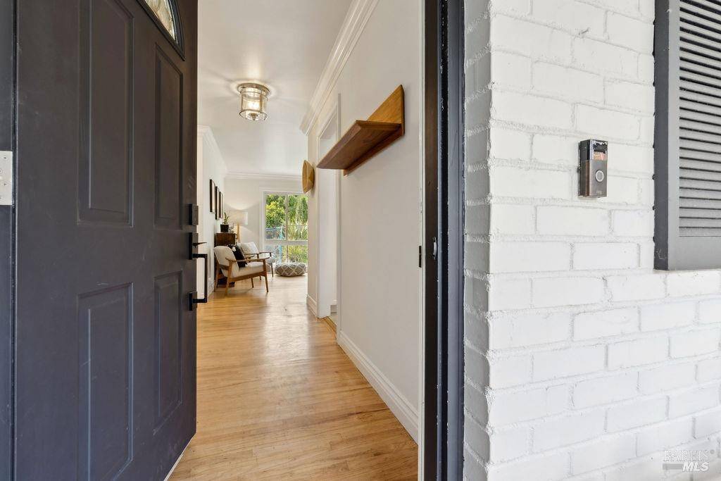 San Rafael, CA 94903,506 Cedar Hill DR