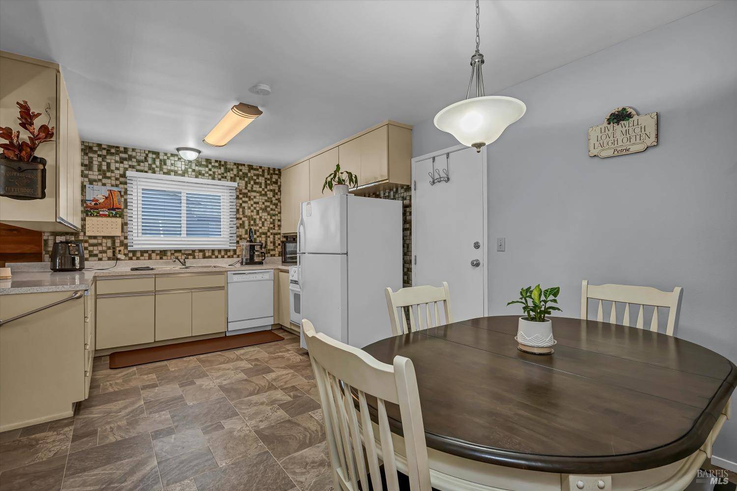 Napa, CA 94558,2464 Maclennan ST