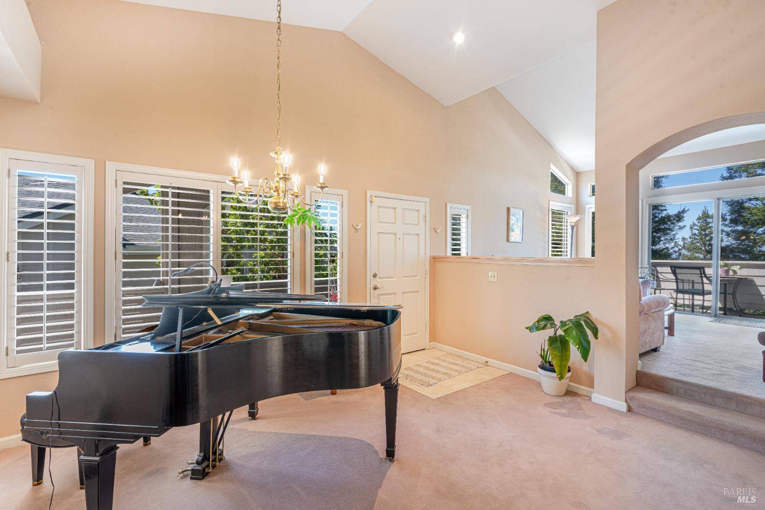 2016 Stonefield LN, Santa Rosa, CA 95403