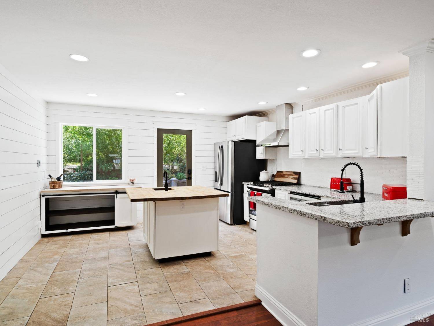 Redwood Valley, CA 95470,1901 Road B
