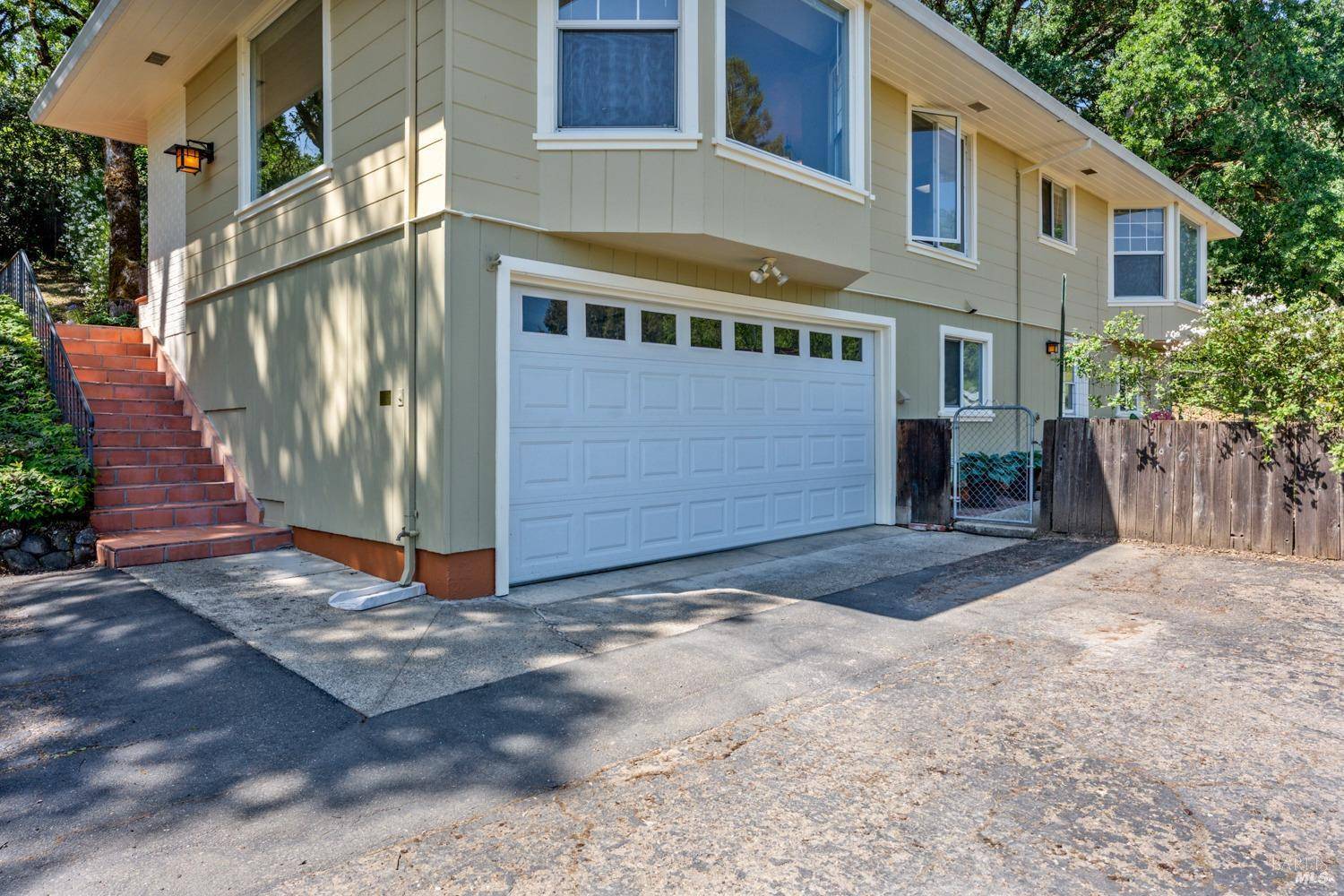 Ukiah, CA 95482,2750 Oak Court RD
