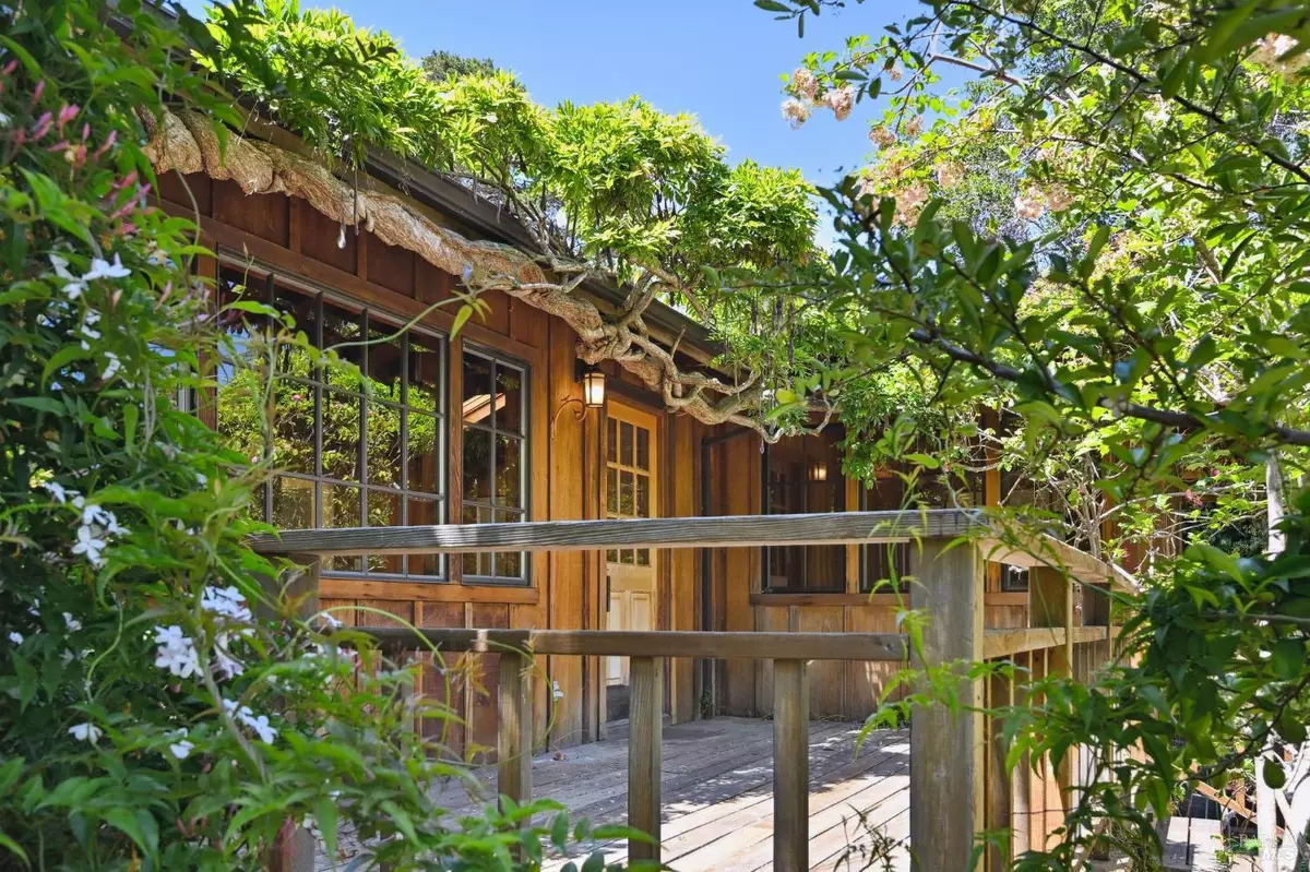 Inverness, CA 94937,1 Drake WAY