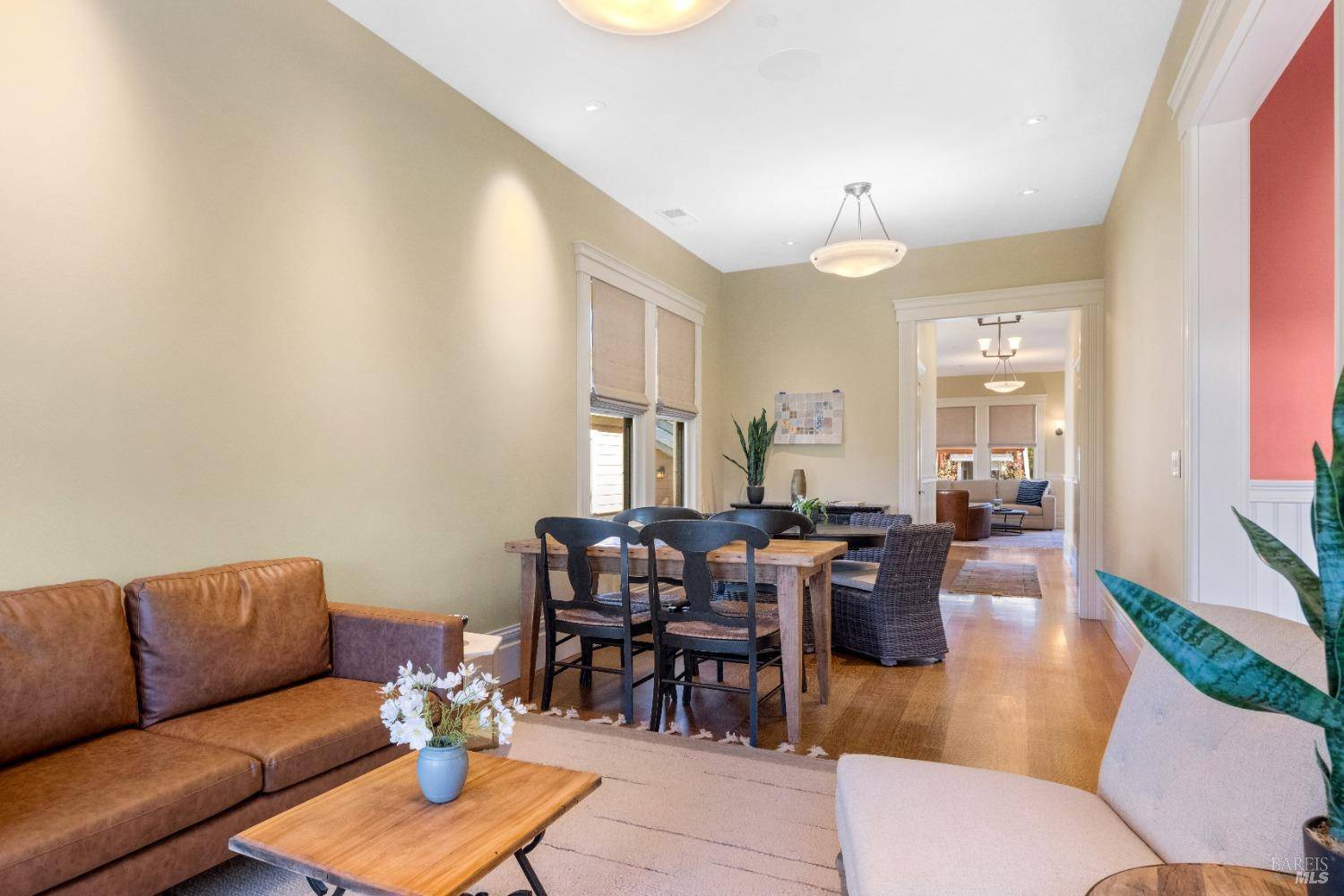 Sonoma, CA 95476,446 3rd ST W #454