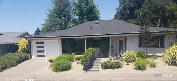 7019 Fairfield DR, Santa Rosa, CA 95409