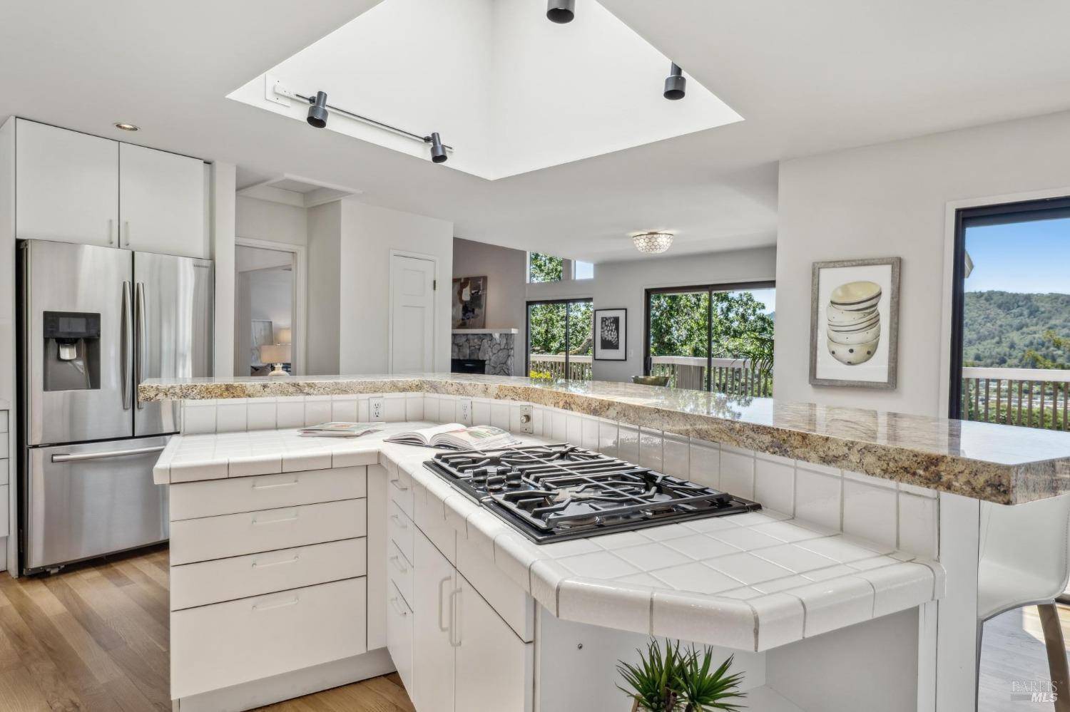 Kentfield, CA 94904,120 Hanken DR
