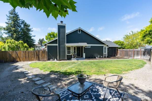 829 Winton DR, Petaluma, CA 94954