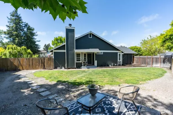 829 Winton DR, Petaluma, CA 94954