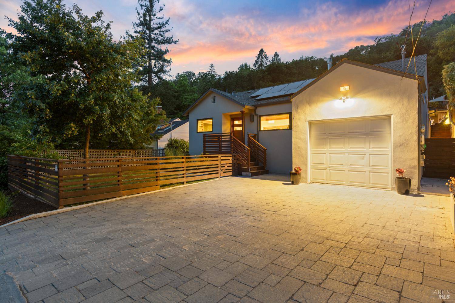 San Anselmo, CA 94960,55 Durham RD